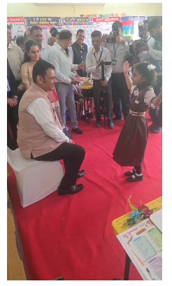 जब एक नन्ही छात्रा ने ली मुख्यमंत्री का ‘इंटरव्यू …