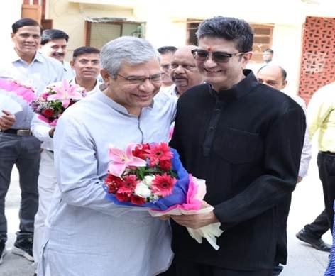 केंद्रीय मंत्री अश्विनी वैष्णव ने राजस्थान के रामगढ़ में 20 KW के FM ट्रांसमीटर का उद्घाटन किया