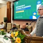 मुख्यमंत्री ने SKICC श्रीनगर में ‘सतत पर्यटन योजना’ कॉन्क्लेव का किया उद्घाटन, जम्मू-कश्मीर में भविष्य के पर्यटन मॉडल पर जोर