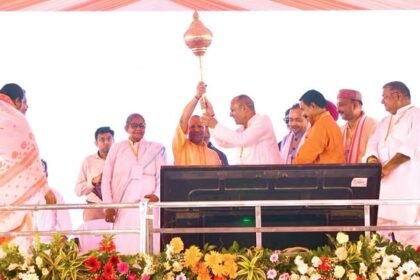 सनातन के पावन तीर्थ, भगवान श्री कल्कि की पुण्य धरा जनपद सम्भल के चंदौसी एवं सम्भल विधान सभा क्षेत्रों में आज ₹569 करोड़ से ​अधिक लागत की 66 विकास परियोजनाओं का लोकार्पण एवं शिलान्यास किया। साथ ही,
