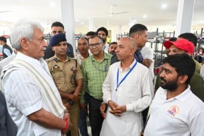 श्री अमरनाथ यात्रा 2026, मनोज सिन्हा नुनवान दौरा, अमरनाथ यात्रा श्रद्धालु संख्या, नुनवान बेस कैंप सुविधाएं, कश्मीर यात्रा समाचार, बाबा बर्फानी दर्शन अपडेट, J&K LG समीक्षा बैठक, अमरनाथ यात्रा ताजा खबर