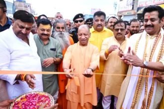 आधुनिक इंफ्रास्ट्रक्चर आवागमन को आसान बनाने का माध्यम है और आवागमन का माध्यम जितना अधिक तेज होगा, उतनी ही तीव्र गति से प्रगति भी होगी और समृद्धि भी आएगी।