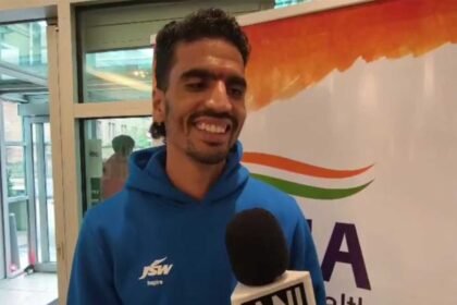 CWG 2026: भारतीय एथलीट गुलवीर सिंह ने 10,000 मीटर दौड़ में सिल्वर जीतकर रचा इतिहास, बोले – “हम प्लान पर टिके रहते हैं”