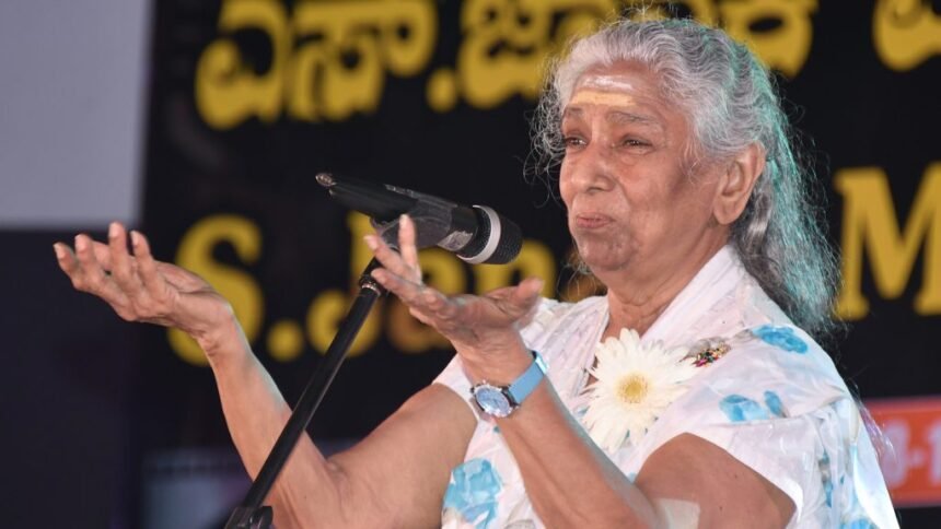 पार्श्व गायिका एस. जानकी के निधन पर राष्ट्रपति मुर्मु, केंद्रीय गृह मंत्री ने जताया शोक, कहा- ‘भारत ने एक संगीत आइकन खो दिया’