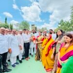नासिक सिंहस्थ कुंभ के लिए बनाई जा रही गुणवत्ता विहीन सड़क नासिक महानगरपालिका की कमिश्नर मनीष खत्री ने खुदावा दी