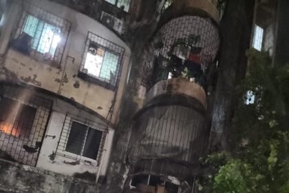 नवी मुंबई खारघर स्थित पांडवकड़ा वॉटरफॉल में दो युवक तेज बहाव में बहे, सर्च ऑपरेशन जारी