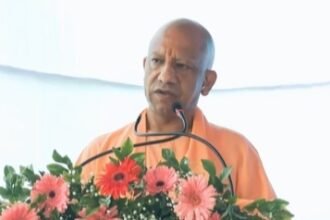 मुख्यमंत्री योगी ने गोरखपुर से प्रदेशव्यापी ‘पौधरोपण महायज्ञ’ का किया शुभारंभ