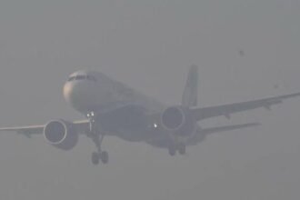 दिल्ली में भारी बारिश से उड़ानें प्रभावित, एयरलाइंस ने यात्रियों को जारी की एडवाइजरी