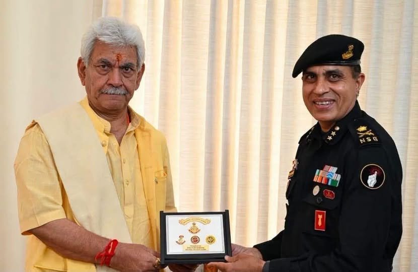 एलजी मनोज सिन्हा से NSG के आईजी (ऑपरेशंस) की मुलाकात