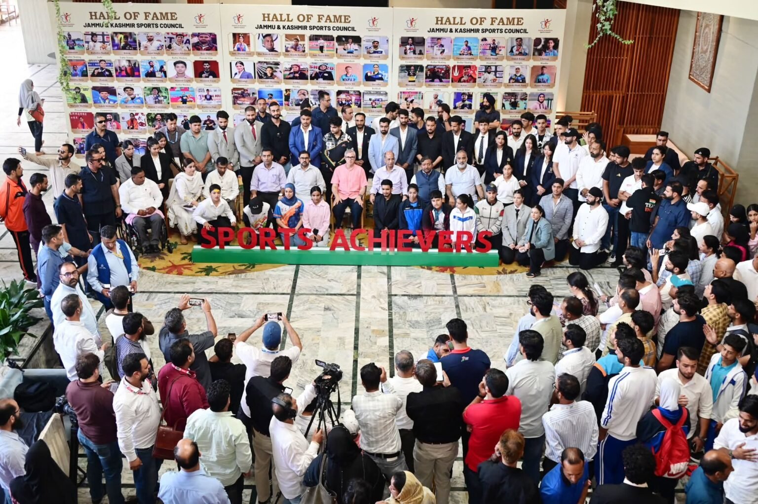 एसकेआईसीसी श्रीनगर में विशेष नकद पुरस्कार समारोह, उत्कृष्ट खिलाड़ियों को सम्मान