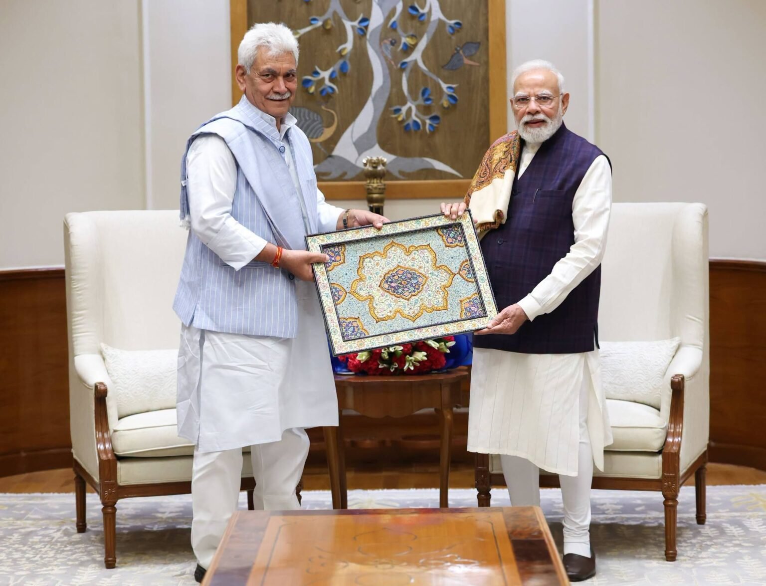 📍 जम्मू-कश्मीर जम्मू-कश्मीर के उपराज्यपाल Manoj Sinha ने नई दिल्ली में भारत के प्रधानमंत्री Narendra Modi से मुलाकात की।