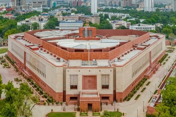 हंगामे के बीच सीमित रहा संसद के मानसून सत्र का कामकाज