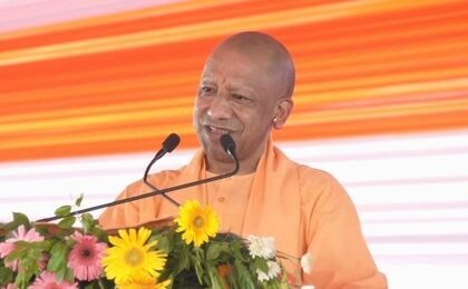 यूपी में अगले छह महीने में एक लाख और युवाओं को मिलेगी सरकारी नौकरी : सीएम योगी