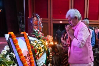 शिक्षक दिवस के पावन अवसर पर सभी आदरणीय शिक्षकों को हार्दिक शुभकामनाएँ।