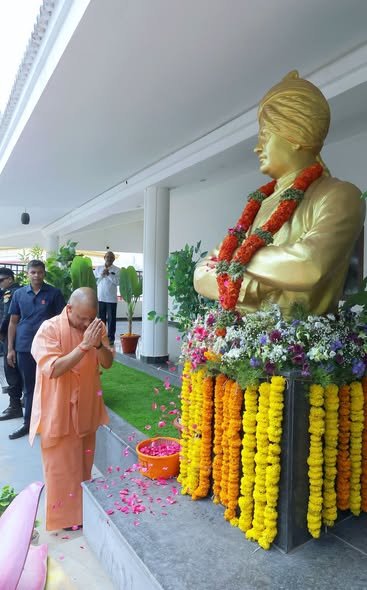 पूर्व उपराष्ट्रपति, 'पद्म विभूषण' श्री एम. वेंकैया नायडु जी की गरिमामयी उपस्थिति में आज आंध्र प्रदेश के नेल्लोर स्थित 'स्वर्ण भारत ट्रस्ट' के रजत जयंती कार्यक्रम में सम्मिलित हुआ।