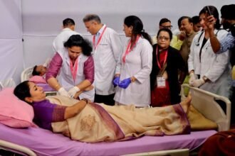 प्रधानमंत्री मोदी के जन्मदिन पर दिल्ली में मेगा ब्लड डोनेशन कैंप, सीएम रेखा गुप्ता ने किया रक्तदान
