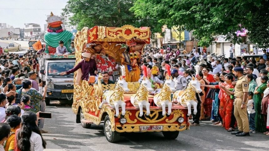जन्माष्टमी पर देशभर में भक्तिमय माहौल, मंदिरों में उमड़ी श्रद्धालुओं की भीड़