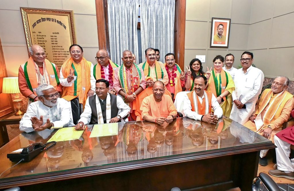 UP की 10 राज्यसभा सीटों पर भाजपा के आठ और सपा के दो उम्मीदवार जीते