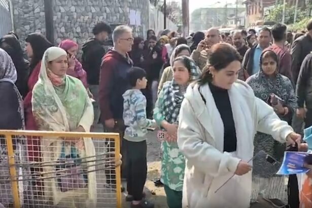 जम्मू-कश्मीर बोर्ड की 10वीं की परीक्षाएं शुरू, 1,003 केंद्रों पर 18 नवंबर तक चलेंगी परीक्षाएं