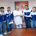 रेल मंत्री अश्विनी वैष्णव ने एशियाई खेलों की स्वर्ण पदक विजेता महिला कबड्डी टीम से की मुलाकात