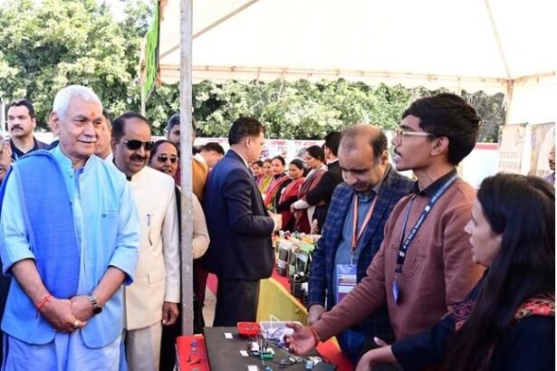 कृषि-बागवानी की चुनौतियों से निपटने के लिए AI और मानव बुद्धिमत्ता में तालमेल जरूरी: एलजी मनोज सिन्हा